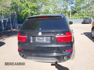 2012 BMW X5 35i z VIN 5UXZV4C5XCL744343, wystawiony jako IAAI lot #42134441 z przebiegiem 136 984 mil mil oraz . Historia ofert i sprzedaży dostępna na DreamBid. Obrazek 16.