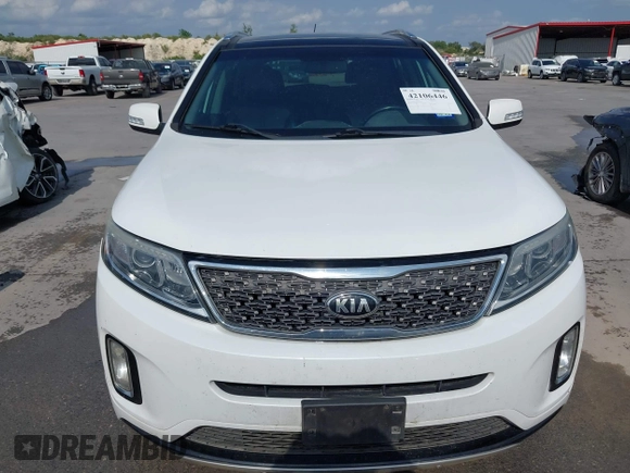 2015 Kia Sorento SX Limited with VIN 5XYKW4A73FG639051, listed as a IAAI auction lot 42106446 with 145,981 mi miles. Bid and sale history available at carsss.com. Image 6.