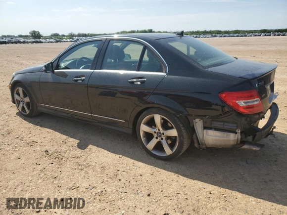 2014 Mercedes-Benz C 250 Sport z VIN WDDGF4HBXEA965367, wystawiony jako Copart lot #55700405 z przebiegiem 128 768 mil mil oraz Szkoda całkowita • Salvage title. Historia ofert i sprzedaży dostępna na DreamBid. Obrazek 2.
