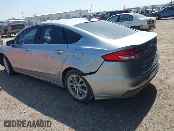 2020 Ford Fusion SE z VIN 3FA6P0HD9LR231471, wystawiony jako IAAI lot #41986473 z przebiegiem 58 587 mil mil oraz . Historia ofert i sprzedaży dostępna na DreamBid. Obrazek 3.