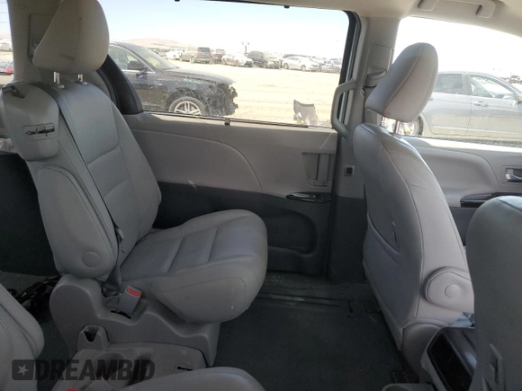 2016 Toyota Sienna XLE с VIN 5TDYK3DC5GS740962, выставлен на аукционе Copart как лот 61189865 с пробегом 75 722 миль миль и Списание • Salvage title. История ставок и продаж доступна на DreamBid. Изображение 11.
