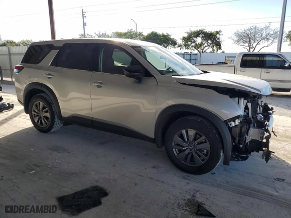 2024 Nissan Pathfinder S with VIN 5N1DR3AA7RC293984, listed as a Copart auction lot 42740525 with 1,627 mi miles and Salvage Title. Bid and sale history available at carsss.com. Image 4.