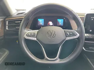 2024 Volkswagen Atlas SE with VIN 1V2HR2CA7RC575005, listed as a IAAI auction lot 42731226 with 14,322 mi miles and . Bid and sale history available at DreamBid. Image 4.