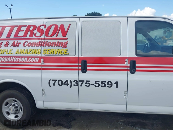 2022 Chevrolet Express Cargo Van with VIN 1GCWGAFP8N1281210, listed as a IAAI auction lot 40402854 with 25,280 mi miles. Bid and sale history available at carsss.com. Image 13.