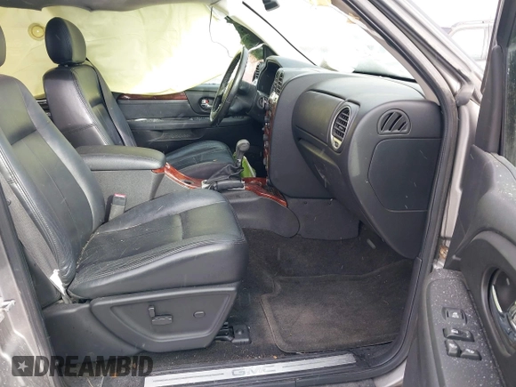 2007 GMC Envoy SLE with VIN 1GKDT13S072246688, listed as a IAAI auction lot 41258265 with 218,001 mi miles. Bid and sale history available at carsss.com. Image 5.