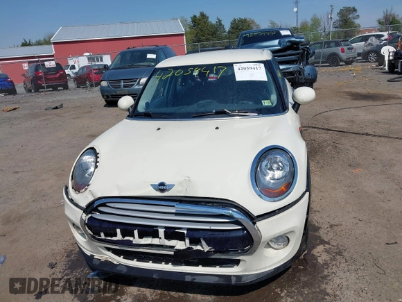 2015 MINI Hardtop 4 Door with VIN WMWXS5C53FT832742, listed as a IAAI auction lot 42059417 with 114,671 mi miles and . Bid and sale history available at DreamBid. Image 12.
