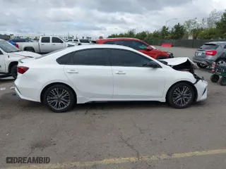 2022 Kia Forte GT-Line with VIN 3KPF54AD4NE472687, listed as a IAAI auction lot 41778567 with 37,042 mi miles. Bid and sale history available at carsss.com. Image 13.