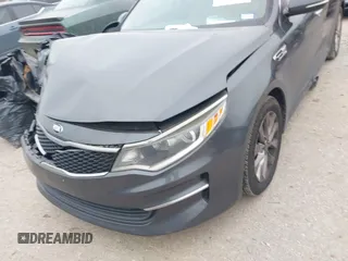 2017 Kia Optima LX z VIN 5XXGT4L33HG131596, wystawiony jako IAAI lot #41591166 z przebiegiem 105 084 mil mil oraz . Historia ofert i sprzedaży dostępna na DreamBid. Obrazek 6.