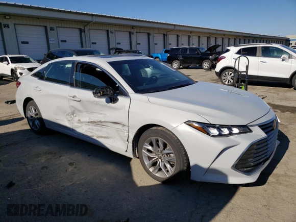 2022 Toyota Avalon XLE z VIN 4T1AZ1FB4NU085980, wystawiony jako Copart lot #47639985 z przebiegiem 15 154 mil mil oraz Szkoda całkowita • Salvage title. Historia ofert i sprzedaży dostępna na DreamBid. Obrazek 4.