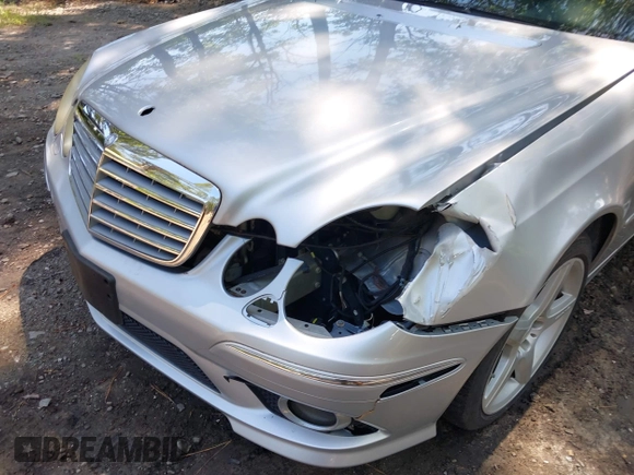 2009 Mercedes-Benz E 350 Luxury z VIN WDBUF87X09B420231, wystawiony jako IAAI lot #42567746 z przebiegiem Nie podano mil oraz . Historia ofert i sprzedaży dostępna na DreamBid. Obrazek 6.
