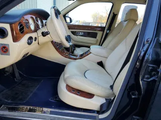 2001 Bentley Arnage with VIN SCBLC31E21CX05644, listed as a Copart auction lot 77706154 with 57,446 mi miles and Clean Title. Bid and sale history available at DreamBid. Image 7.