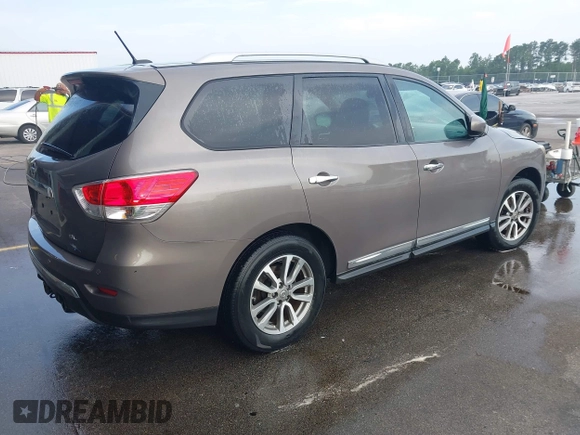 2013 Nissan Pathfinder SV with VIN 5N1AR2MNXDC627266, listed as a IAAI auction lot 42284429 with 163,910 mi miles and . Bid and sale history available at DreamBid. Image 4.