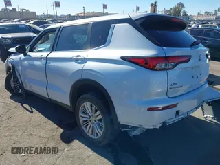 2023 Mitsubishi Outlander ES z VIN JA4J3TA86PZ015703, wystawiony jako IAAI lot #41041126 z przebiegiem 44 131 mil mil oraz . Historia ofert i sprzedaży dostępna na DreamBid. Obrazek 3.