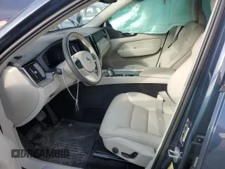 2023 Volvo XC60 Plus Bright Theme with VIN YV4L12RN5P1310991, listed as a Copart auction lot 82180634 with 6,723 mi miles and Salvage Title. Bid and sale history available at carsss.com. Image 7.