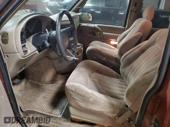 1998 Chevrolet Astro with VIN 1GNEL19W4WB154368, listed as a Copart auction lot 84910114 with 197,896 mi miles and Clean Title. Bid and sale history available at carsss.com. Image 7.