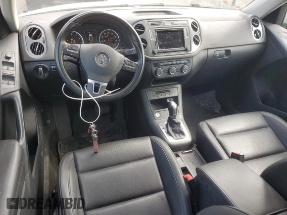 2017 Volkswagen Tiguan S with VIN WVGAV7AX5HK002381, listed as a Copart auction lot 52877045 with 86,610 mi miles and Clean Title. Bid and sale history available at DreamBid. Image 8.