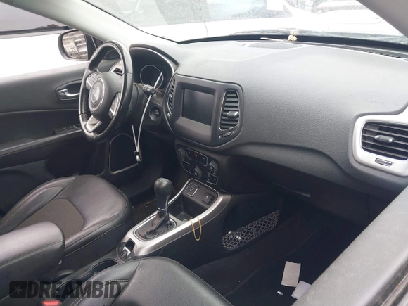 2020 Jeep Compass Latitude with VIN 3C4NJCBB8LT206001, listed as a IAAI auction lot 42352933 with 58,406 mi miles and . Bid and sale history available at DreamBid. Image 5.
