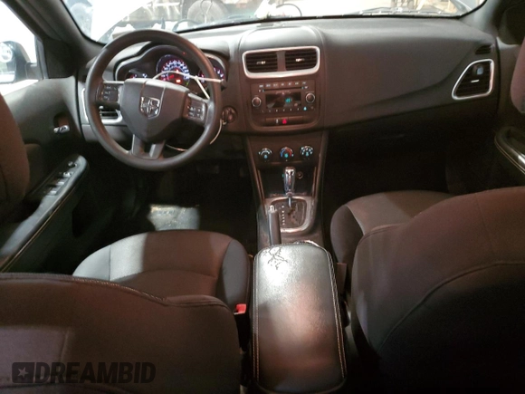 2014 Dodge Avenger SE z VIN 1C3CDZAB3EN160734, wystawiony jako Copart lot #58937135 z przebiegiem 115 311 mil mil oraz Tytuł czysty. Historia ofert i sprzedaży dostępna na DreamBid. Obrazek 8.