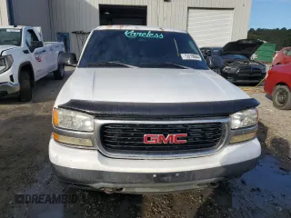 2000 GMC New Sierra 1500 SLE with VIN 2GTEC19T3Y1113859, listed as a Copart auction lot 75319944 with 303,844 mi miles and Salvage Title. Bid and sale history available at carsss.com. Image 5.