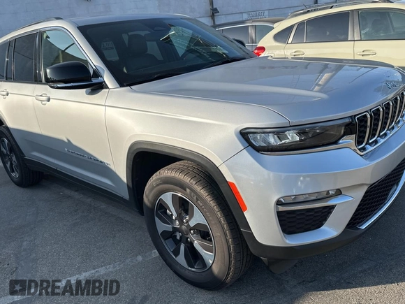 2024 Jeep Grand Cherokee с VIN 1C4RJYB61RC117425, выставлен на аукционе Copart как лот 62613125 с пробегом 16 170 миль миль и Чистый • Clean title. История ставок и продаж доступна на DreamBid. Изображение 1.
