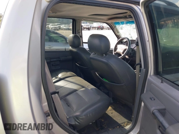 2005 Ford Explorer Sport Trac XLS z VIN 1FMZU67K15UA98747, wystawiony jako IAAI lot #42014293 z przebiegiem 231 902 mil mil oraz . Historia ofert i sprzedaży dostępna na DreamBid. Obrazek 8.
