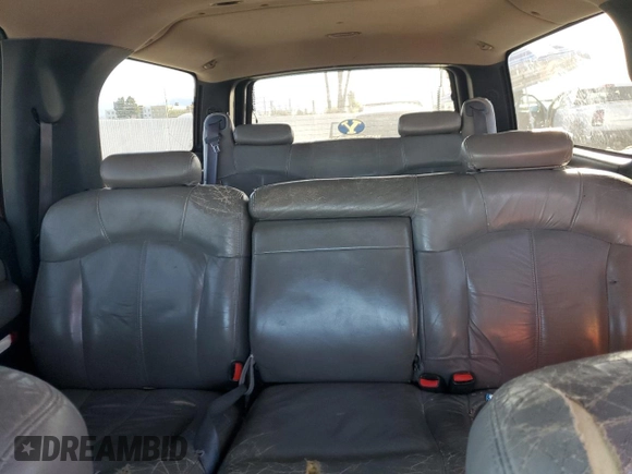 2000 Chevrolet Suburban LT with VIN 3GNFK16T4YG147769, listed as a Copart auction lot 49355295 with 267,164 mi miles and Clean Title. Bid and sale history available at carsss.com. Image 10.