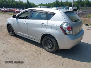 2009 Pontiac Vibe z VIN 5Y2SM67059Z447387, wystawiony jako IAAI lot #42404255 z przebiegiem 181 295 mil mil oraz . Historia ofert i sprzedaży dostępna na DreamBid. Obrazek 3.
