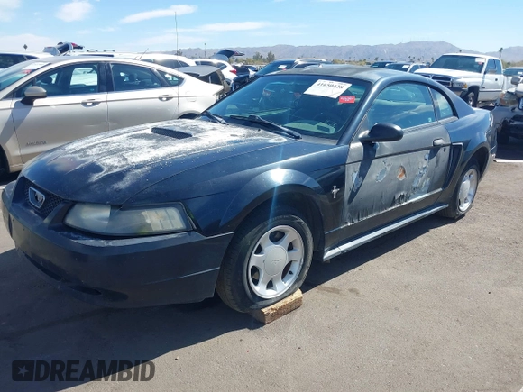2001 Ford Mustang Standard with VIN 1FAFP40471F153561, listed as a IAAI auction lot 41650428 with 170,886 mi miles. Bid and sale history available at carsss.com. Image 2.