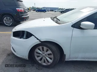 2014 Dodge Dart Aero z VIN 1C3CDFDH4ED683233, wystawiony jako IAAI lot #42289776 z przebiegiem 154 898 mil mil oraz . Historia ofert i sprzedaży dostępna na DreamBid. Obrazek 16.