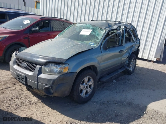 2005 Ford Escape XLT with VIN 1FMYU03175KA84787, listed as a IAAI auction lot 41814099 with 168,342 mi miles. Bid and sale history available at carsss.com. Image 2.