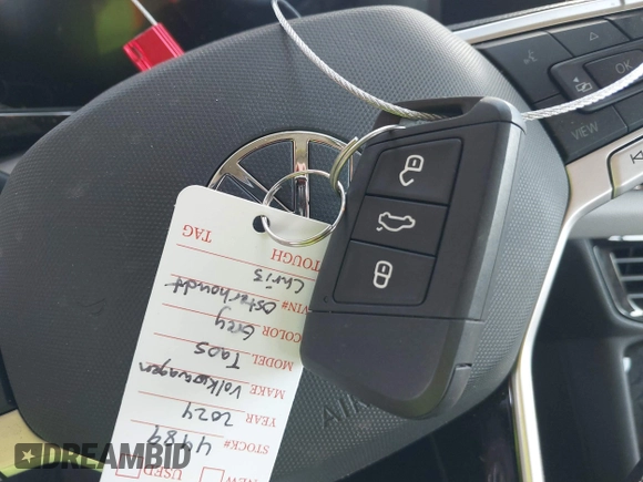 2024 Volkswagen Taos S z VIN 3VV5X7B24RM123644, wystawiony jako IAAI lot #42247698 z przebiegiem 8 097 mil mil oraz . Historia ofert i sprzedaży dostępna na DreamBid. Obrazek 11.