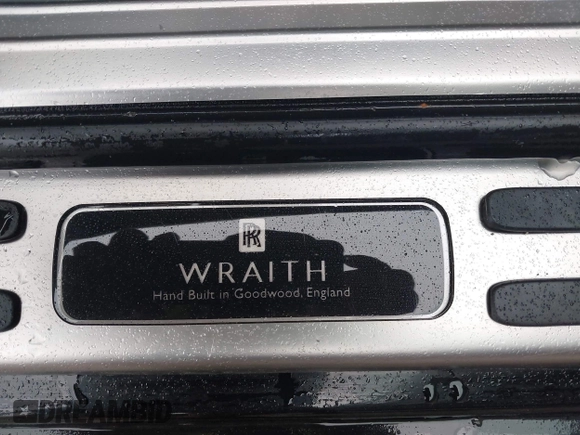 2017 Rolls-Royce Wraith z VIN SCA665C52HUX86814, wystawiony jako IAAI lot #41588718 z przebiegiem 11 277 mil mil oraz . Historia ofert i sprzedaży dostępna na DreamBid. Obrazek 20.