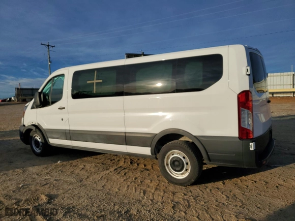 2022 Ford Transit Passenger Wagon XL with VIN 1FBAX2Y89NKA14517, listed as a Copart auction lot 43074225 with 19,675 mi miles and Salvage Title. Bid and sale history available at carsss.com. Image 2.