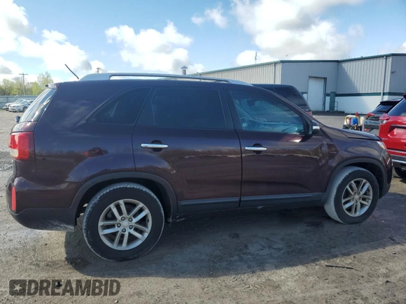 2014 Kia Sorento LX with VIN 5XYKT3A69EG452048, listed as a Copart auction lot 56051085 with 224,618 mi miles and Clean Title. Bid and sale history available at DreamBid. Image 3.