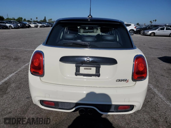 2017 MINI Hardtop 4 Door Cooper S z VIN WMWXU3C53H2D32509, wystawiony jako Copart lot #57886695 z przebiegiem 115 433 mil mil oraz Tytuł czysty. Historia ofert i sprzedaży dostępna na DreamBid. Obrazek 6.
