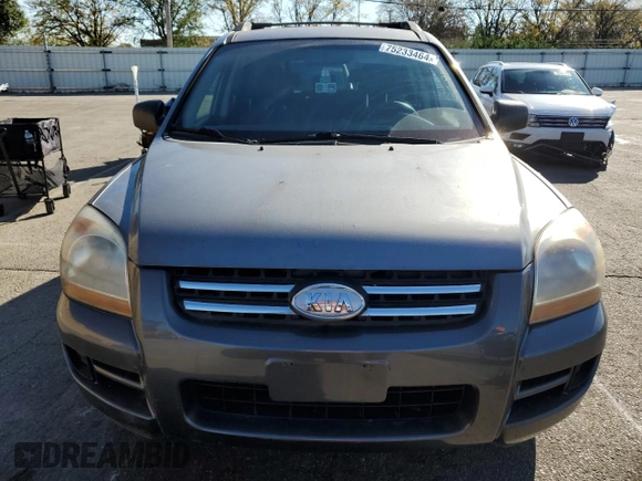 2006 Kia Sportage LX z VIN KNDJF724467197542, wystawiony jako Copart lot #75233464 z przebiegiem 204 570 mil mil oraz Czysty tytuł • Clean title. Historia ofert i sprzedaży dostępna na DreamBid. Obrazek 5.
