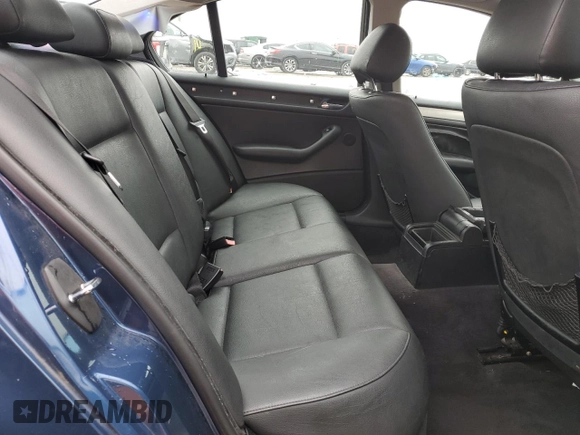 2004 BMW 3 Series 325i with VIN WBAET37434NJ46535, listed as a Copart auction lot 84234724 with 216,105 mi miles and Salvage Title. Bid and sale history available at carsss.com. Image 10.