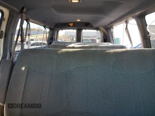 2000 Chevrolet Express with VIN 1GAHG39R8Y1258153, listed as a Copart auction lot 82823374 with 172,336 mi miles and Salvage Title. Bid and sale history available at carsss.com. Image 10.
