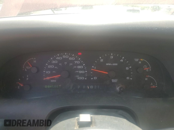 2003 Ford F-250 XL z VIN 1FTNX21LX3EB86983, wystawiony jako Copart lot #52991855 z przebiegiem 94 588 mil mil oraz Czysty tytuł • Clean title. Historia ofert i sprzedaży dostępna na DreamBid. Obrazek 9.