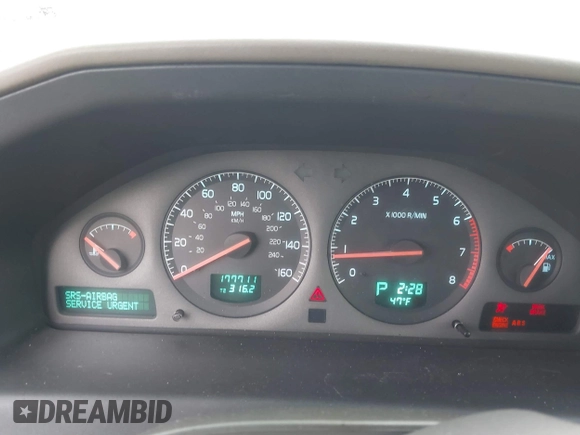 2001 Volvo V70 with VIN YV1SW58D211021451, listed as a IAAI auction lot 41705840 with 177,711 mi miles. Bid and sale history available at carsss.com. Image 7.