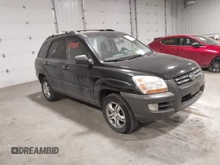 2008 Kia Sportage LX with VIN KNDJE723387535641, listed as a IAAI auction lot 41348580 with 184,430 mi miles. Bid and sale history available at carsss.com. Image 1.