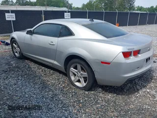 2011 Chevrolet Camaro 1LT z VIN 2G1FB1EDXB9103188, wystawiony jako IAAI lot #42306677 z przebiegiem 266 067 mil mil oraz . Historia ofert i sprzedaży dostępna na DreamBid. Obrazek 3.