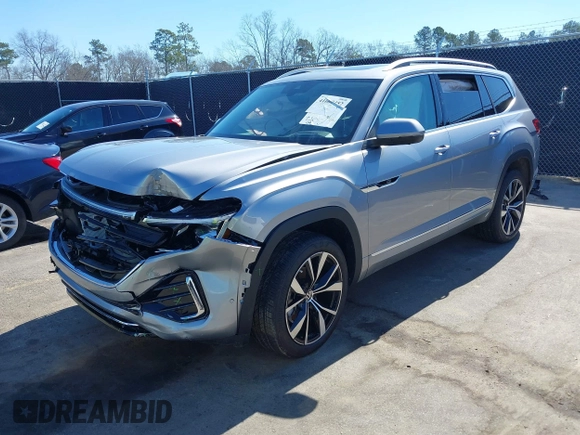 2024 Volkswagen Atlas SEL Premium R-Line с VIN 1V2FR2CA4RC591508, выставлен на аукционе IAAI как лот 41660452 с пробегом 1 783 миль миль и . История ставок и продаж доступна на DreamBid. Изображение 18.