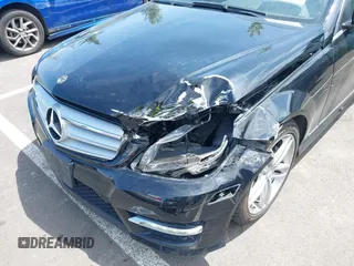 2012 Mercedes-Benz C 300 Sport с VIN WDDGF8BB9CA642697, выставлен на аукционе IAAI как лот 42479043 с пробегом 93 021 миль миль и . История ставок и продаж доступна на DreamBid. Изображение 6.