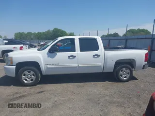 2009 Chevrolet Silverado 1500 LT with VIN 3GCEC23039G118833, listed as a IAAI auction lot 42018681 with 212,044 mi miles. Bid and sale history available at carsss.com. Image 14.