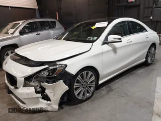 2018 Mercedes-Benz CLA 250 с VIN WDDSJ4GB0JN523159, выставлен на аукционе IAAI как лот 42055000 с пробегом 53 496 миль миль и . История ставок и продаж доступна на DreamBid. Изображение 18.