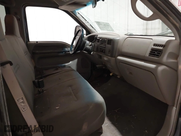 2001 Ford Super Duty F-250 XL with VIN 1FTNW21FX1EC34184, listed as a IAAI auction lot 40381913 with 230,400 mi miles. Bid and sale history available at carsss.com. Image 5.