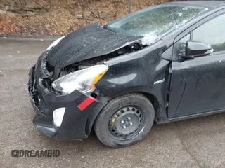 2015 Toyota Prius One z VIN JTDKDTB30F1101631, wystawiony jako IAAI lot #42331068 z przebiegiem 156 631 mil mil oraz . Historia ofert i sprzedaży dostępna na DreamBid. Obrazek 12.