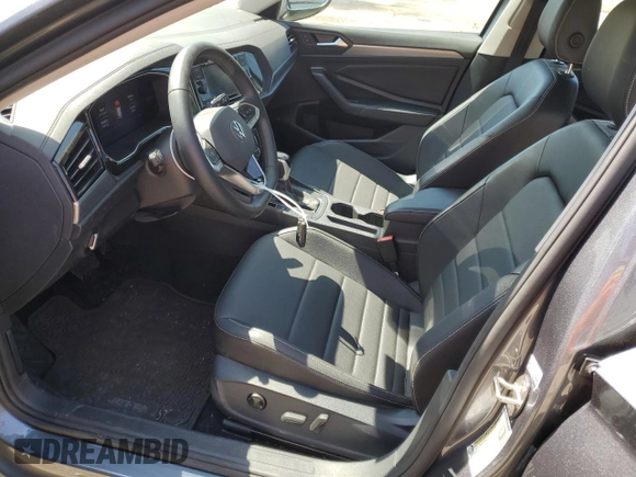 2022 Volkswagen Jetta SE with VIN 3VWEM7BU9NM013608, listed as a Copart auction lot 61476275 with 33,316 mi miles and Salvage title. Bid and sale history available at DreamBid. Image 7.