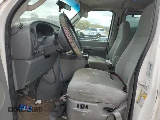 2008 Ford Econoline Passenger XL with VIN 1FMNE11W48DA43630, listed as a Copart auction lot 49705745 with 151,622 mi miles and Salvage Title. Bid and sale history available at DreamBid. Image 7.